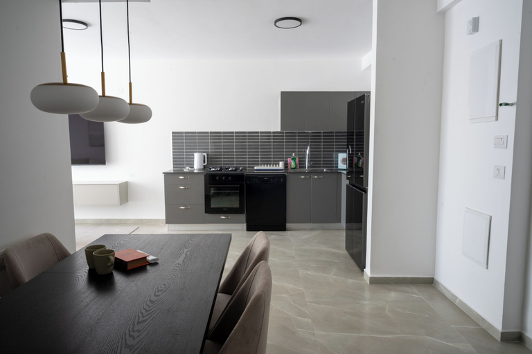 Others 5, O&O - 2 BR Stylish & Modern Apartment