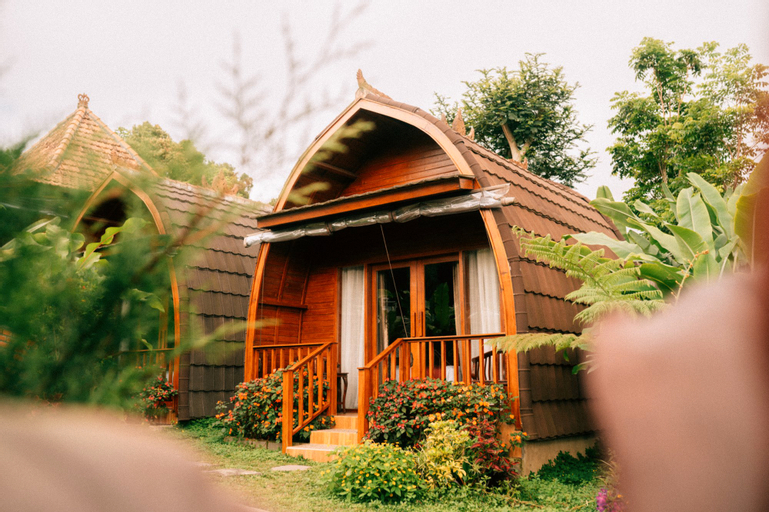 Exterior 4