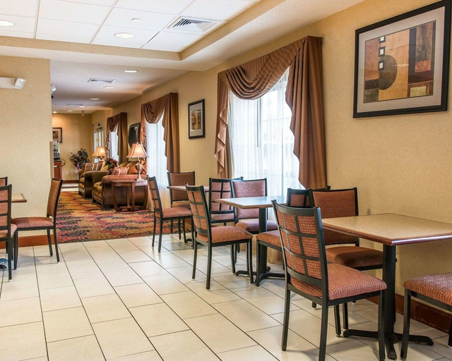 Food & Drinks 3, Quality Inn Near Interstate I94, Berrien