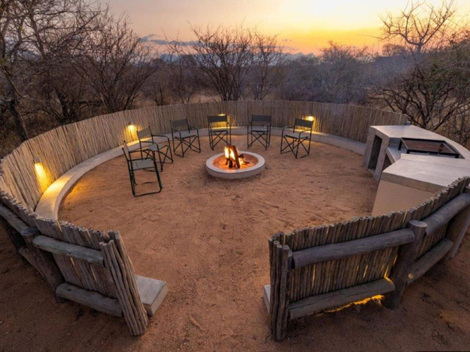 Exterior 2, Villa in Hoedspruit with a Jacuzzi, Mopani