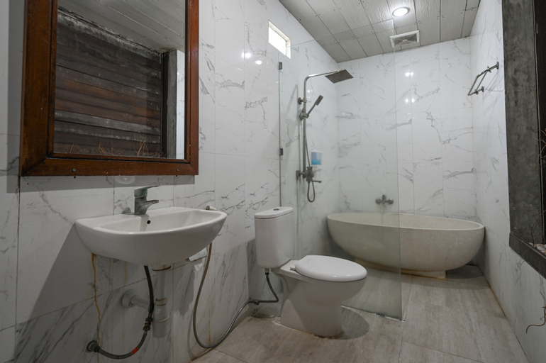 Bathroom 27