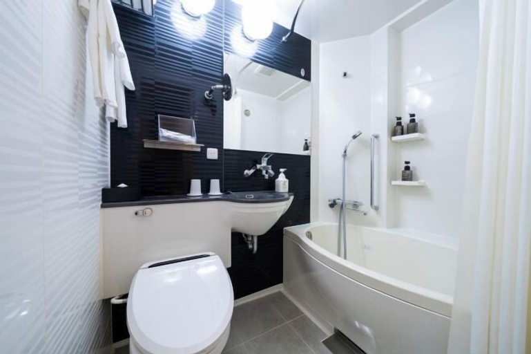Bathroom 25