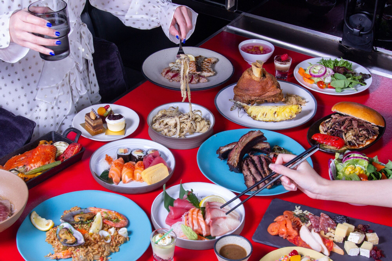 Food & Drinks 9