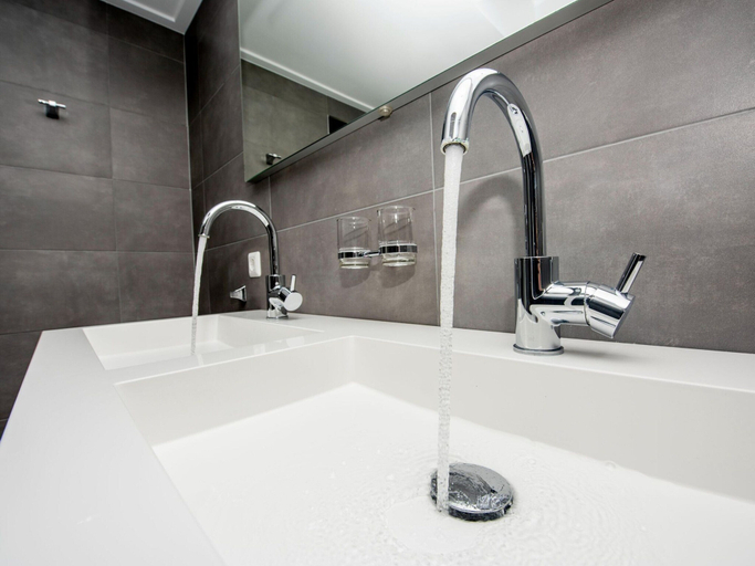 Bathroom 5, Spacious Holiday Home With Private Jetty, Boarnsterhim