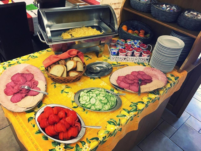 Food & Drinks 5, Hotel Zeta, Lenti