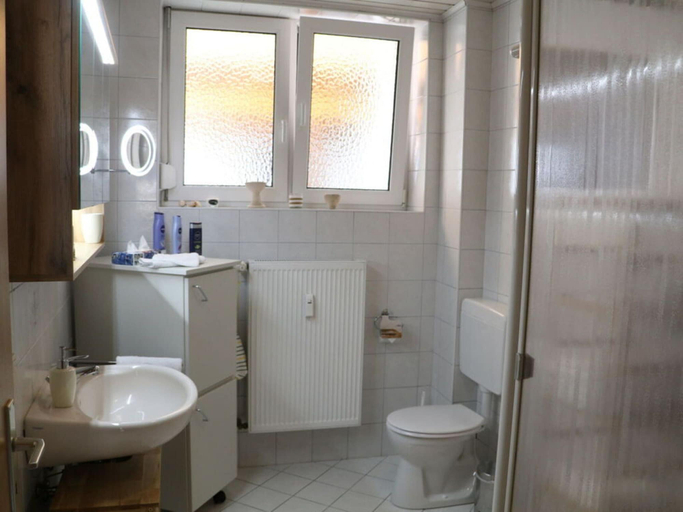 Bathroom 4, Holiday Apartment Old Town Hall, Main-Tauber-Kreis