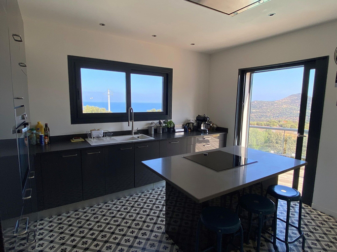 Private kitchen 4, Beautiful Villa With Pool and sea View, Haute-Corse