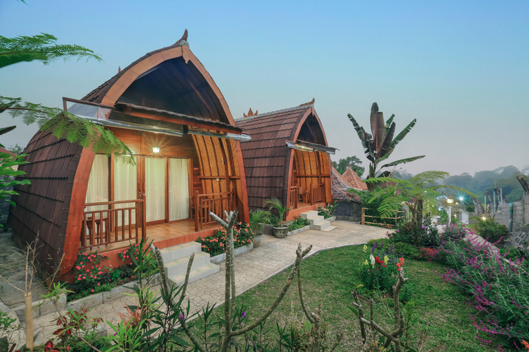 Exterior 2