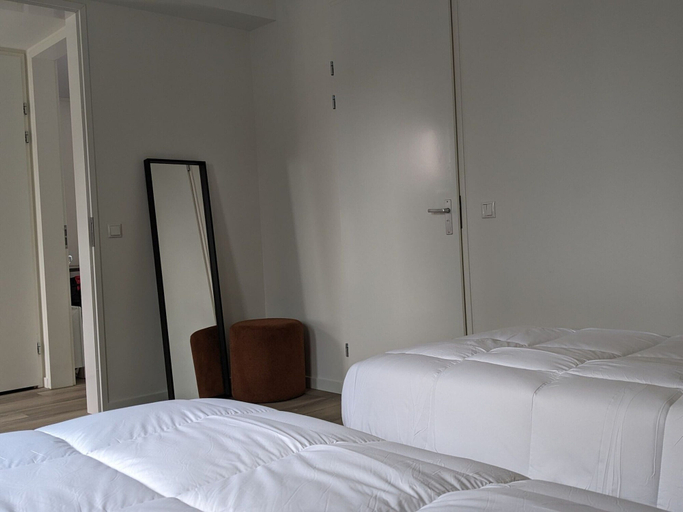 Room 5, Nice Holiday Home Near the Waterfront, Bernisse