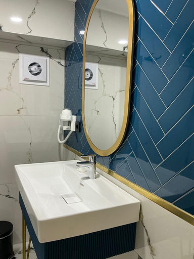 Bathroom 5, New Florenta Hotel, Fatih