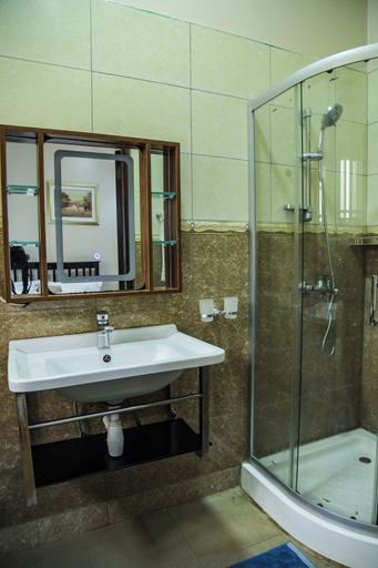 Bathroom 4, Malachite Apartments, Kampala