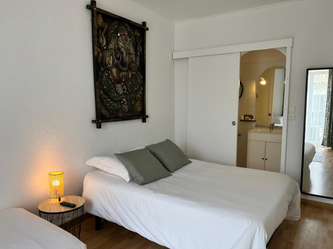 Bedroom 3, Les Enfants Terribles, Hérault