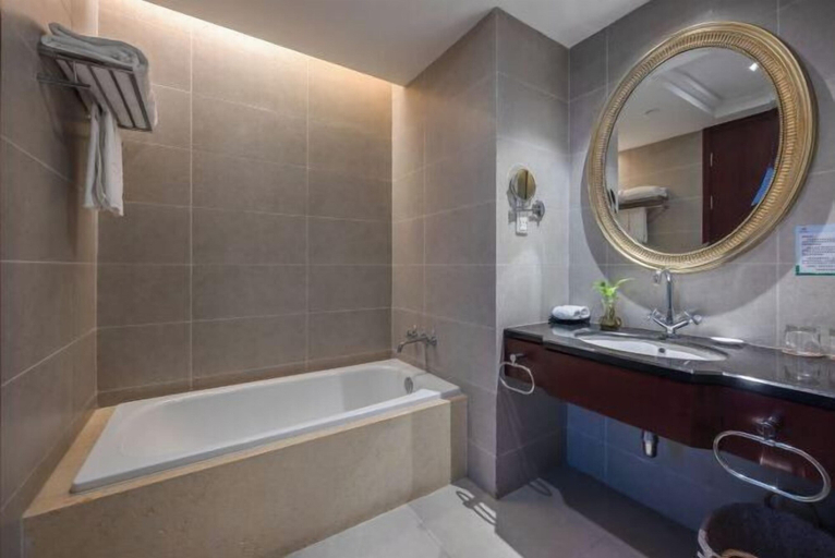 Bathroom 4, Harbour Oriental Hotel（Beilun Changjiang Road Store）, Ningbo