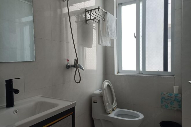 Bathroom 3, Mount Huangshan Jiayuan Inn, Huangshan