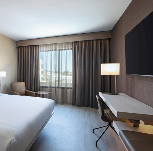 Bedroom 3, AC Hotel By Marriott Waco Downtown, McLennan
