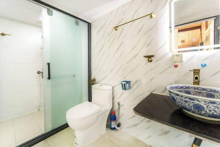 Bathroom 3, Shaxi Yangjia Xiaoyuan (Dongzhai Branch), Dali Bai