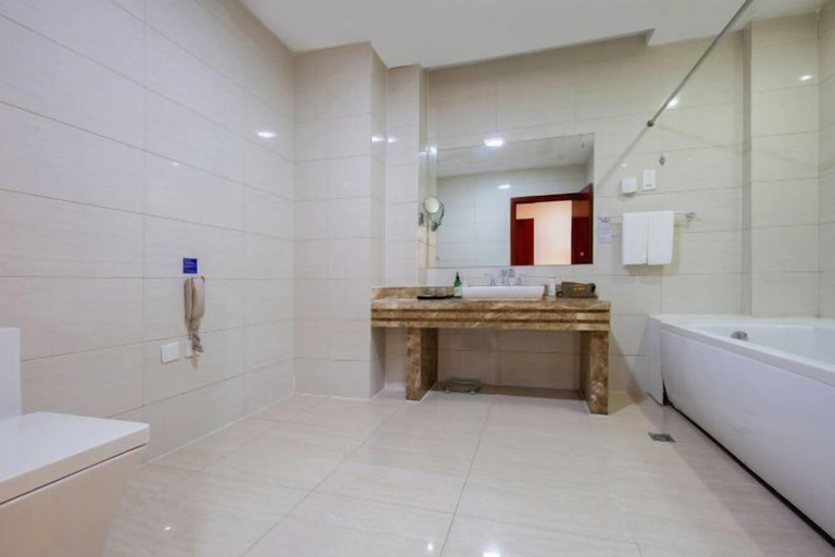 Bathroom 4, Fenghua International Garden Hotel, Dongying