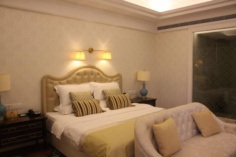 Bedroom 3, Cannes City Hotel, Luzhou