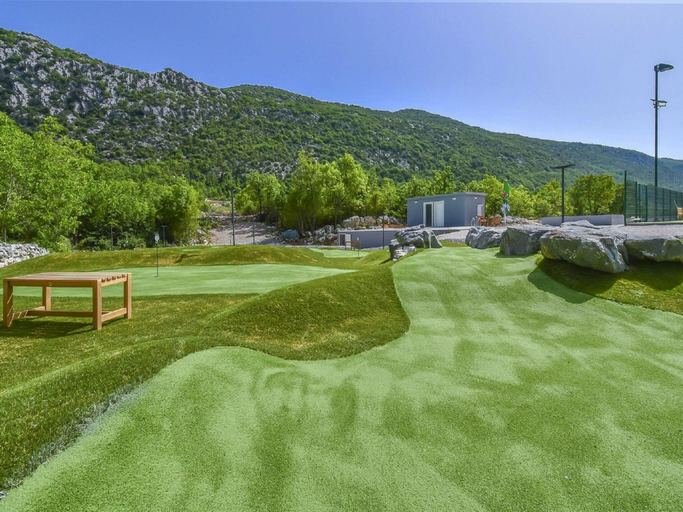 Exterior 4, Villa in Zupa With Infinity Pool & Biokovo Views, Zagvozd