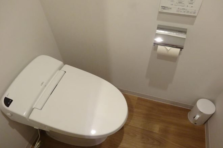 Bathroom 23