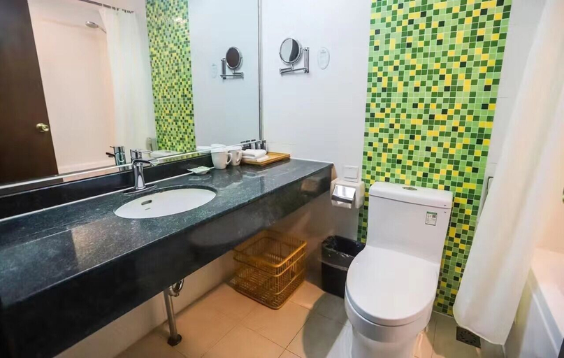 Bathroom 5, Jade Garden Hotel Beijing, Beijing