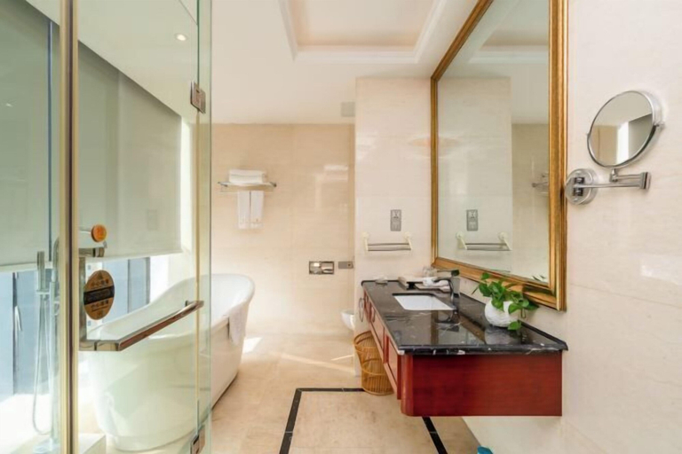 Bathroom 4, Xuanhan Jincheng Hotel, Dazhou
