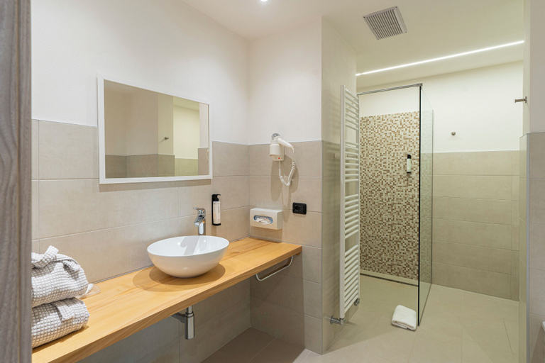 Bathroom 4, Hotel Saccardi & Spa - Adults Only, Verona