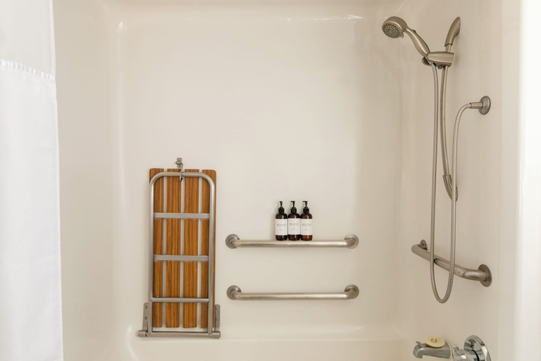 Bathroom 4, Outlook Inn, San Juan