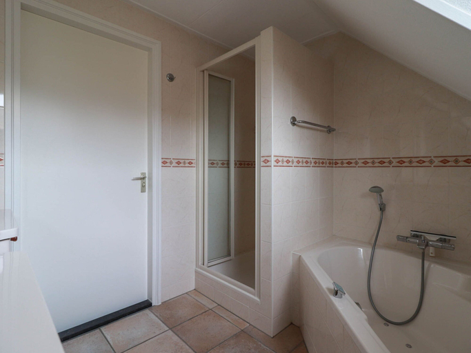 Bathroom 3, Waterfront Villa With Sauna in Friesland, Wûnseradiel