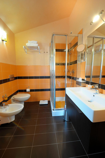 Bathroom 6