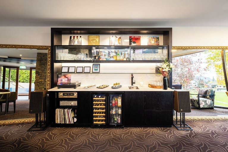 Food & Drinks 5, Queenstown Park Boutique Hotel, Queenstown-Lakes