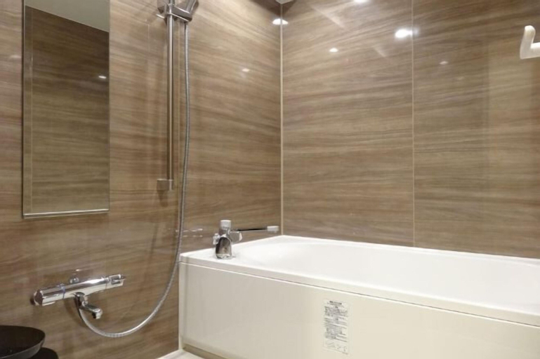 Bathroom 22