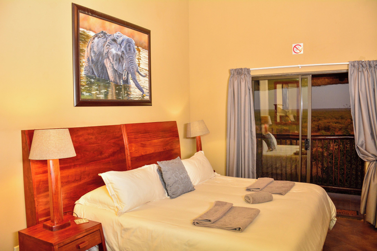 Bedroom 2, Lucca Lodge, Vhembe