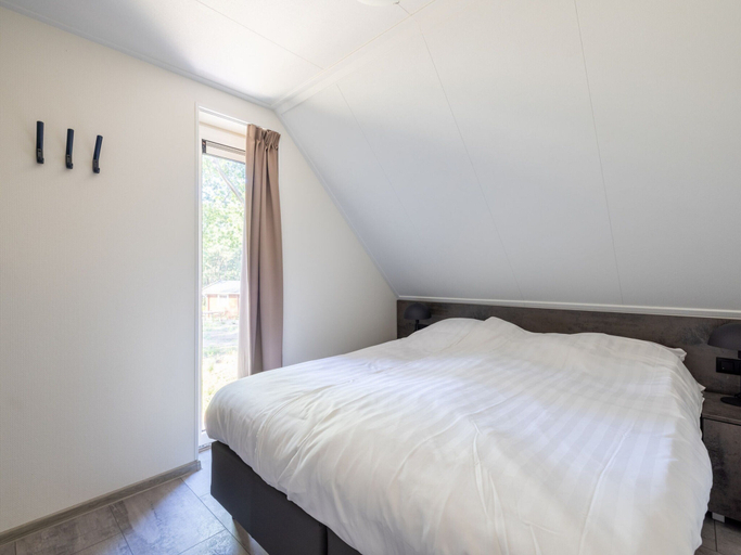 Bedroom 2, Family Villa in Forest Park, Apeldoorn