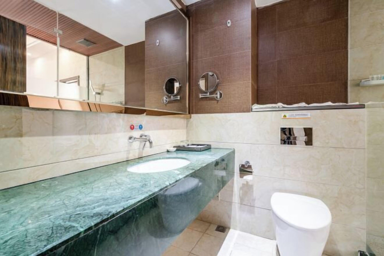 Bathroom 5, Zijin Hotel, Guangyuan