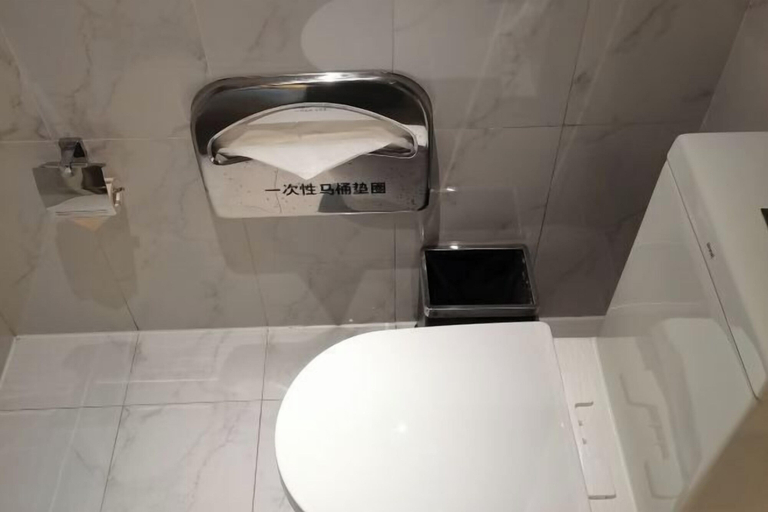Bathroom 4, Bingly Hotel (White Feather Road, Xixia, Nanyang), Nanyang