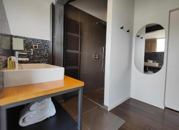 Bathroom 4, Le Petit Letraz, Haute-Savoie