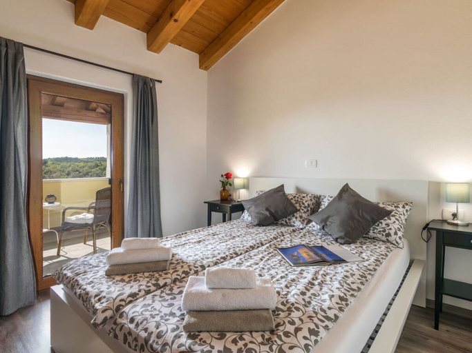 Bedroom 3, Villa Casa Ida Comfortable Holiday Residence, Grožnjan