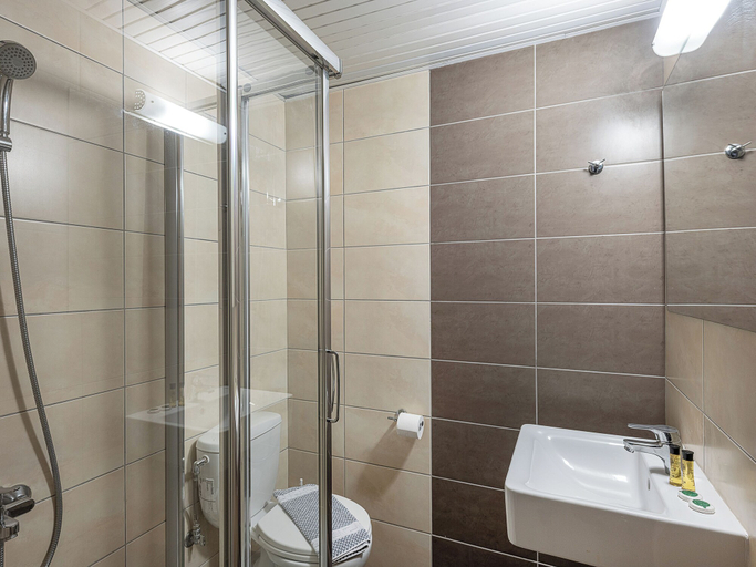 Bathroom 4, Nontas Suites, Crete