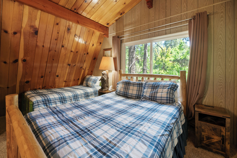 Bedroom 2, Alpine Haus, San Bernardino