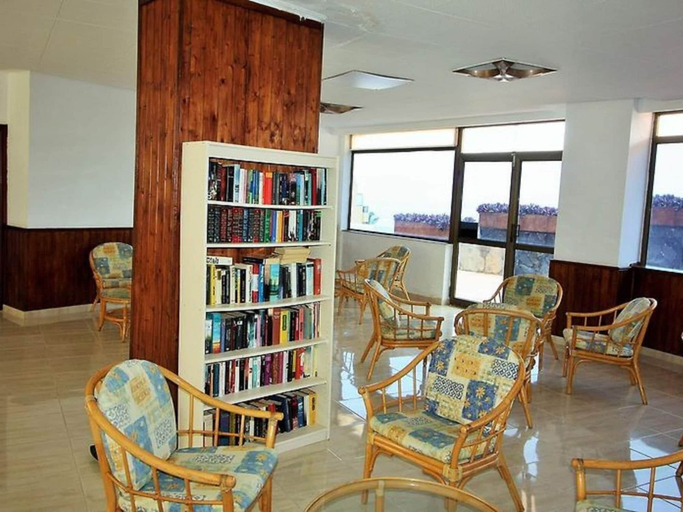 Living area, Belvilla by OYO Apartment in Puerto de Santiago, Santa Cruz de Tenerife