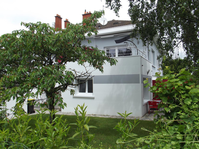 Exterior 6