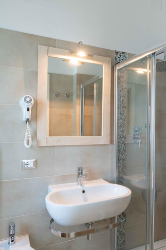 Bathroom 18