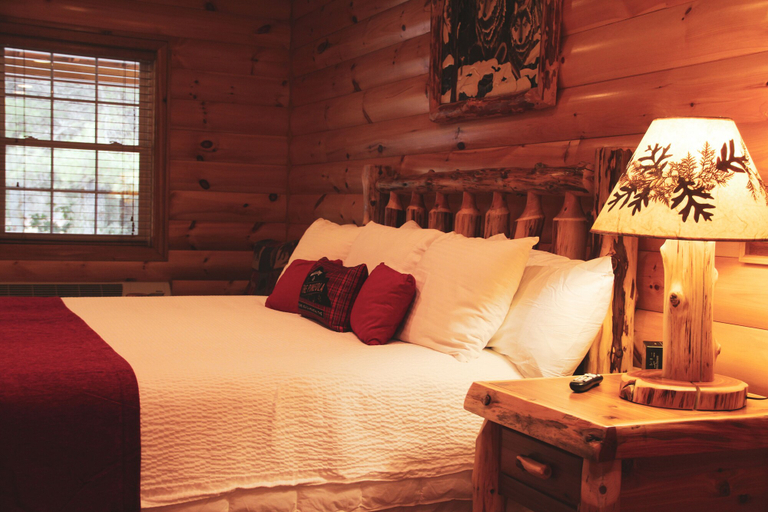 Bedroom 2, The Pineola, Avery