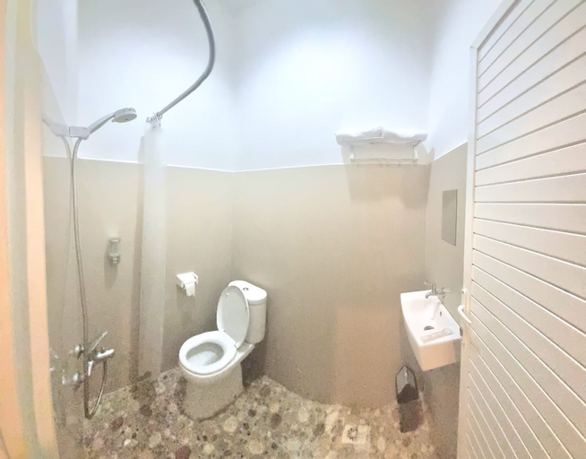 Bathroom 9