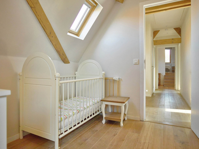 Bedroom 2, Diksmuide Mansion With Games, West-Vlaanderen