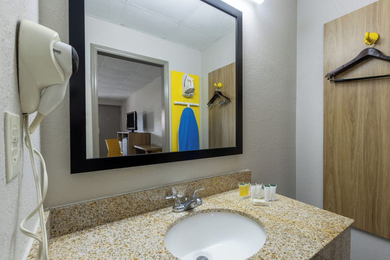 Bathroom 3, Days Inn by Wyndham Lincolnton, Lincoln