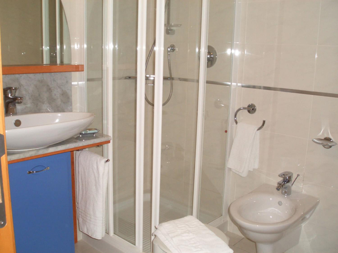 Bathroom 3, Hotel Ristorante La Casona, Belluno
