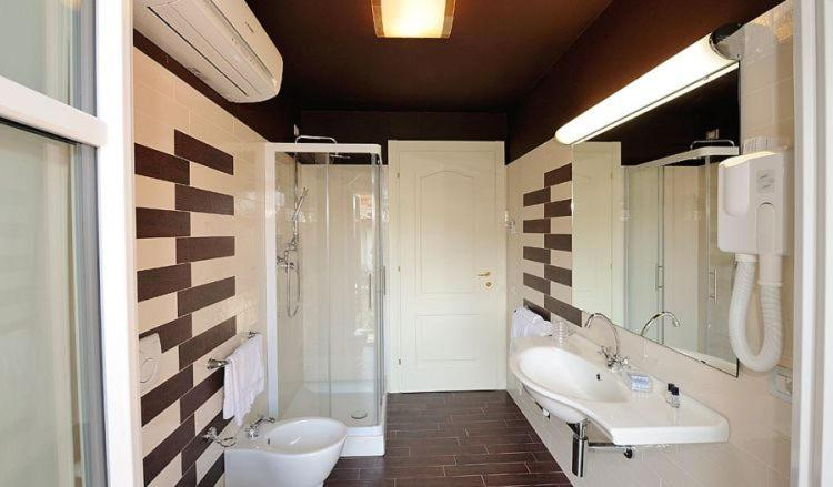 Bathroom 4