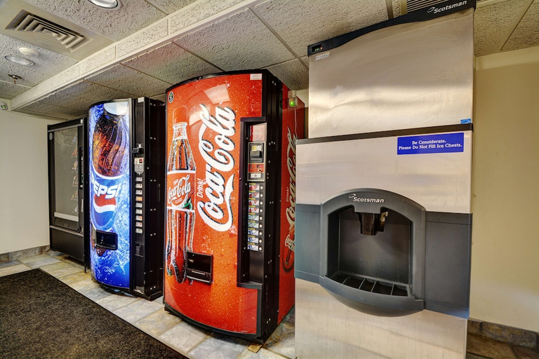 Food & Drinks, Motel6 Newport, RI, Newport